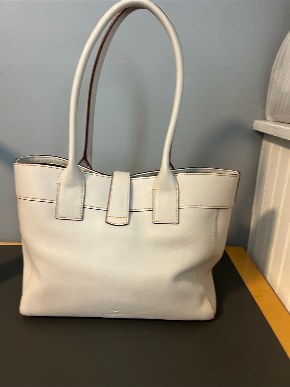Dooney & Bourke Light Beige Leather Tote Bag with Gold Hardware - Picture 4 of 8